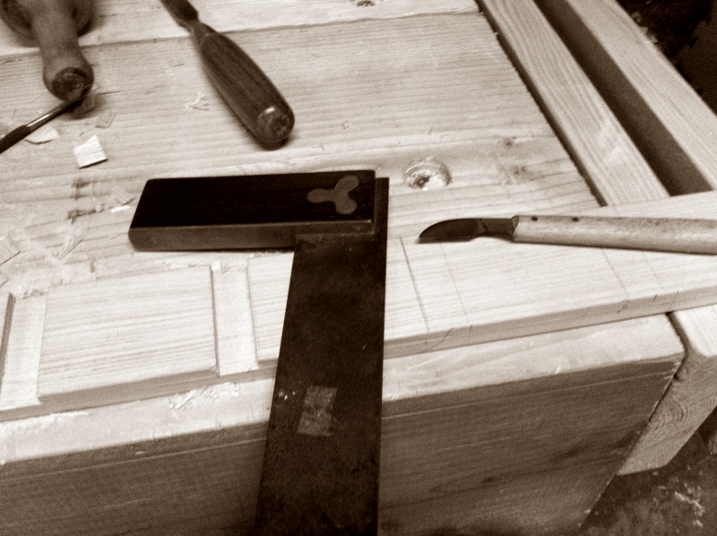 How to cut a dado using hand tools. Badger Woodworks